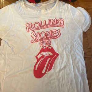 ALMOST BRAND NEW ROLLING STONES TEE SHIRT